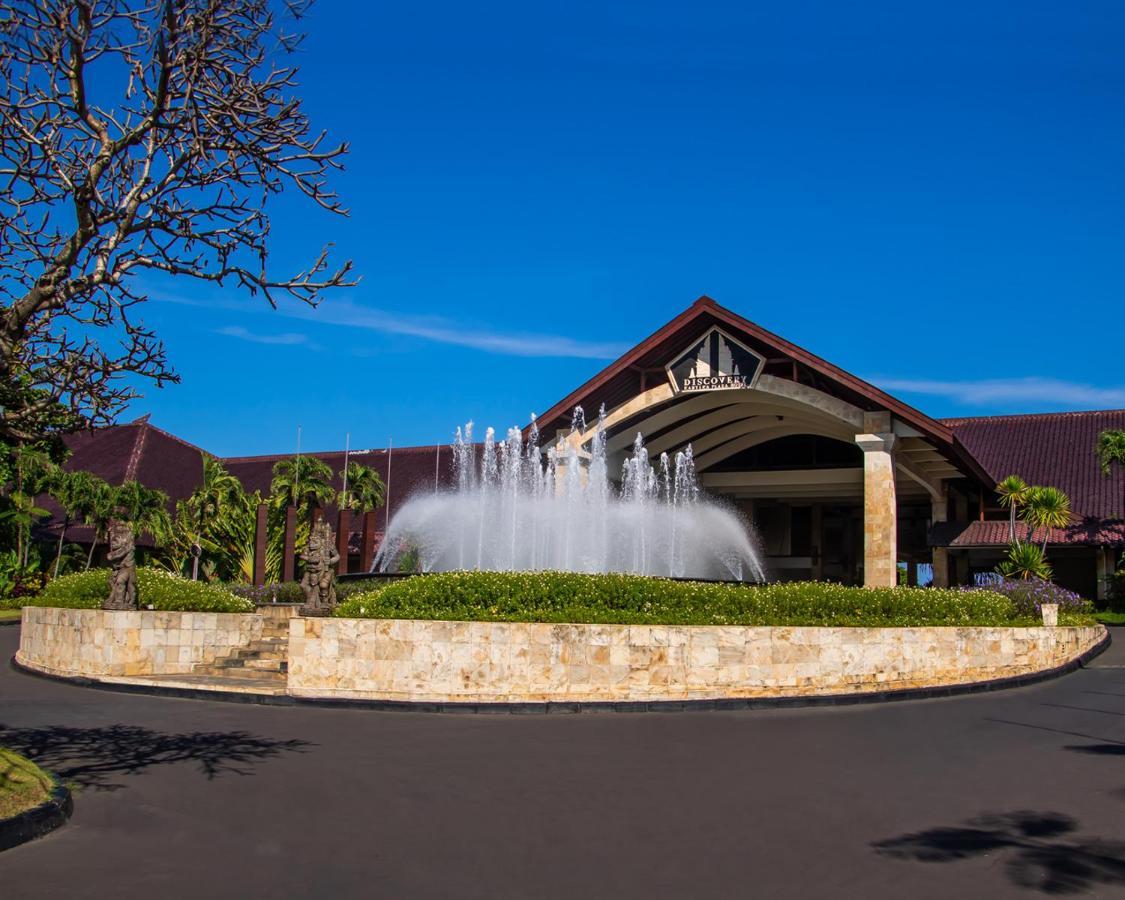 Discovery Kartika Plaza Hotel Kuta Lombok Exteriér fotografie The entrance of the resort