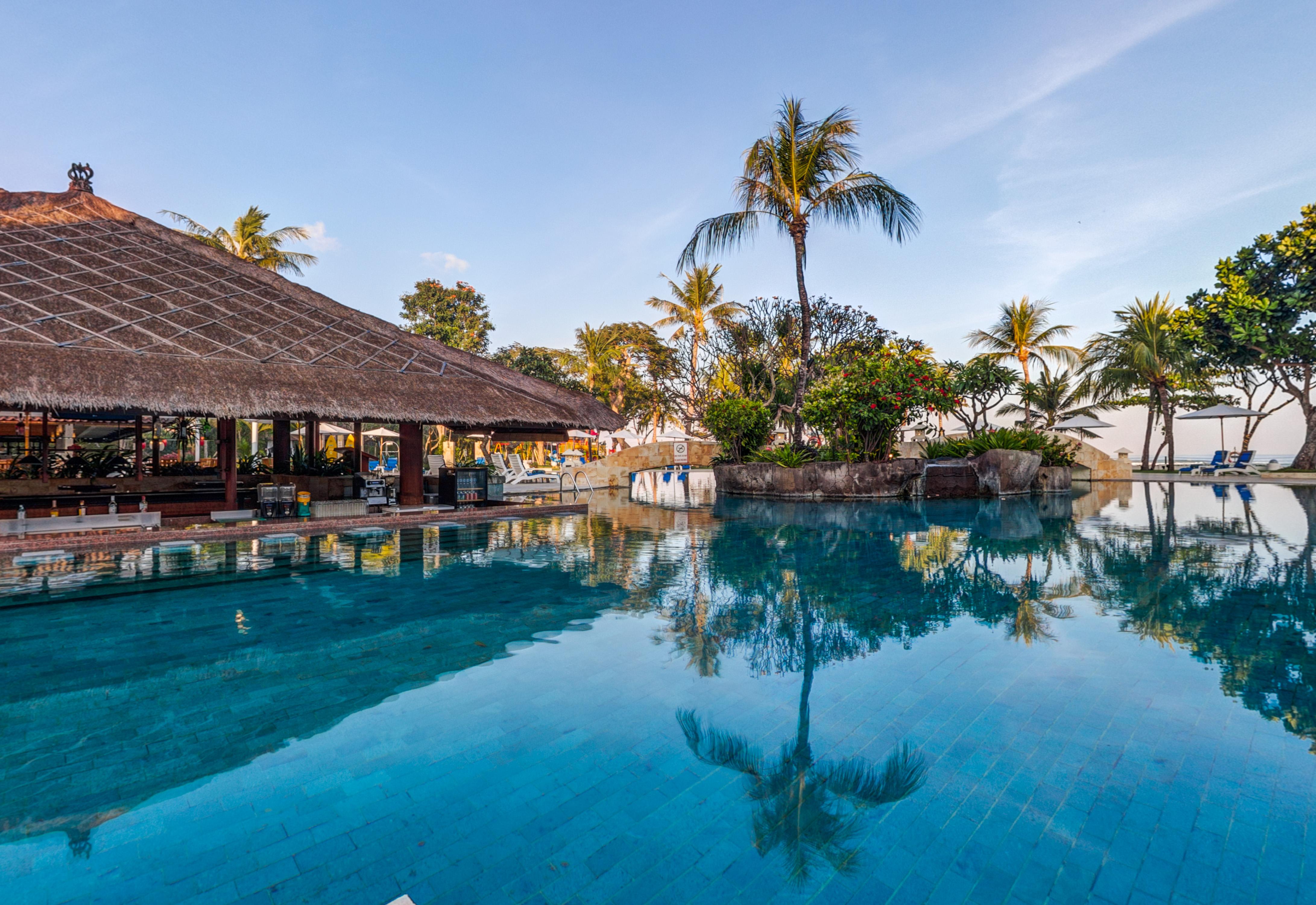 Discovery Kartika Plaza Hotel Kuta Lombok Exteriér fotografie The pool at the resort