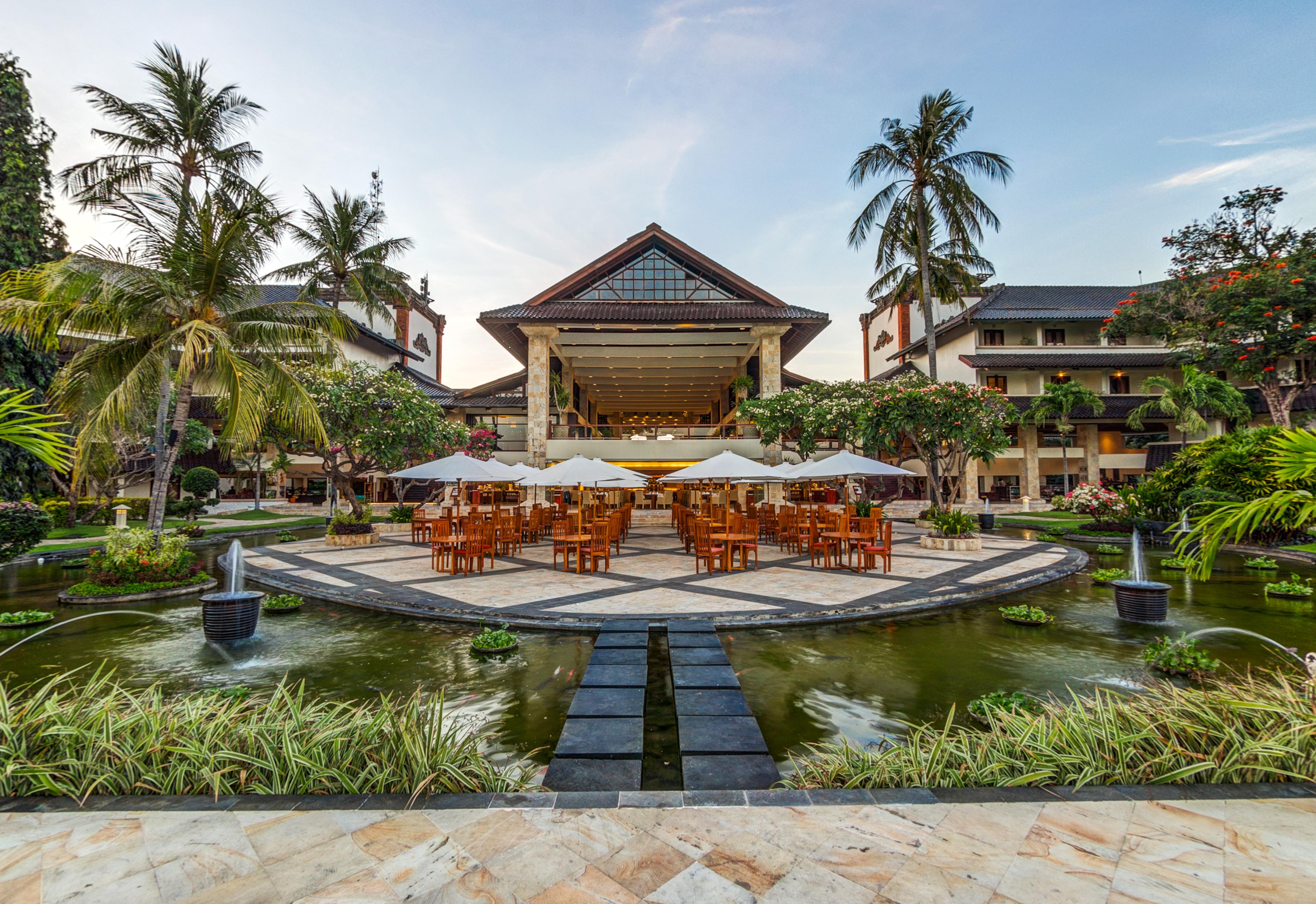 Discovery Kartika Plaza Hotel Kuta Lombok Exteriér fotografie The lobby of the resort