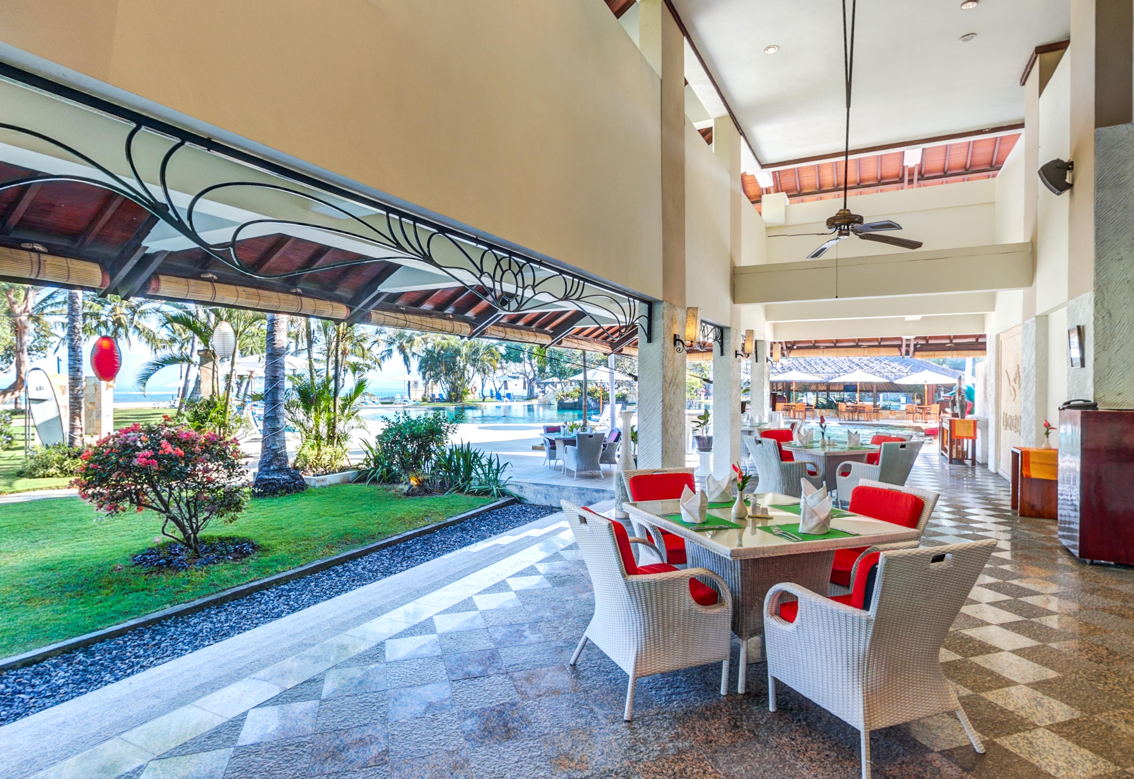 Discovery Kartika Plaza Hotel Kuta Lombok Exteriér fotografie The interior of the hotel