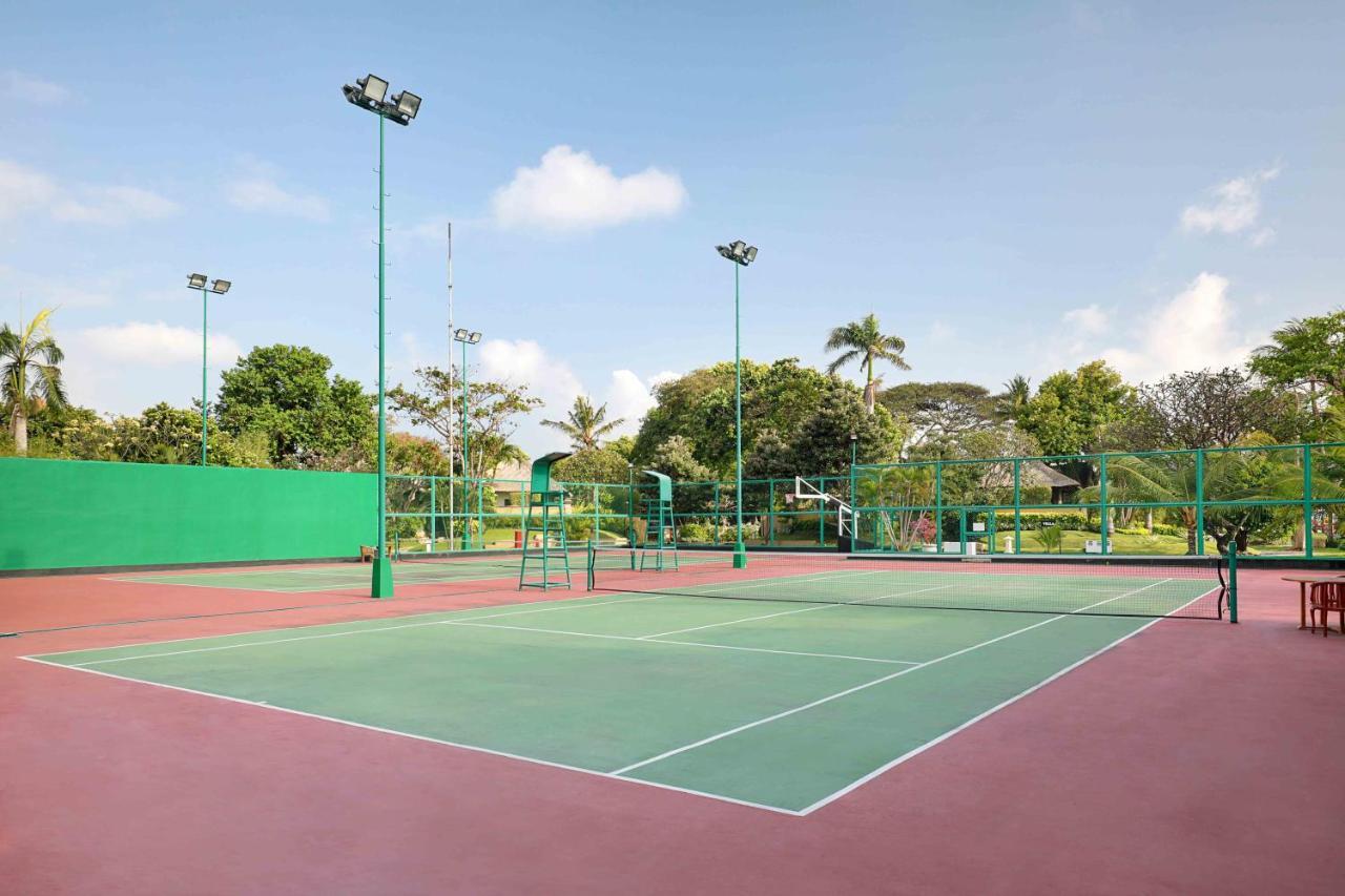 Discovery Kartika Plaza Hotel Kuta Lombok Exteriér fotografie Tennis Courts